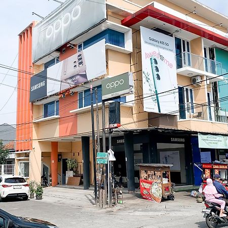 Karins Guesthouse Syariah Redpartner Bandung Exterior foto