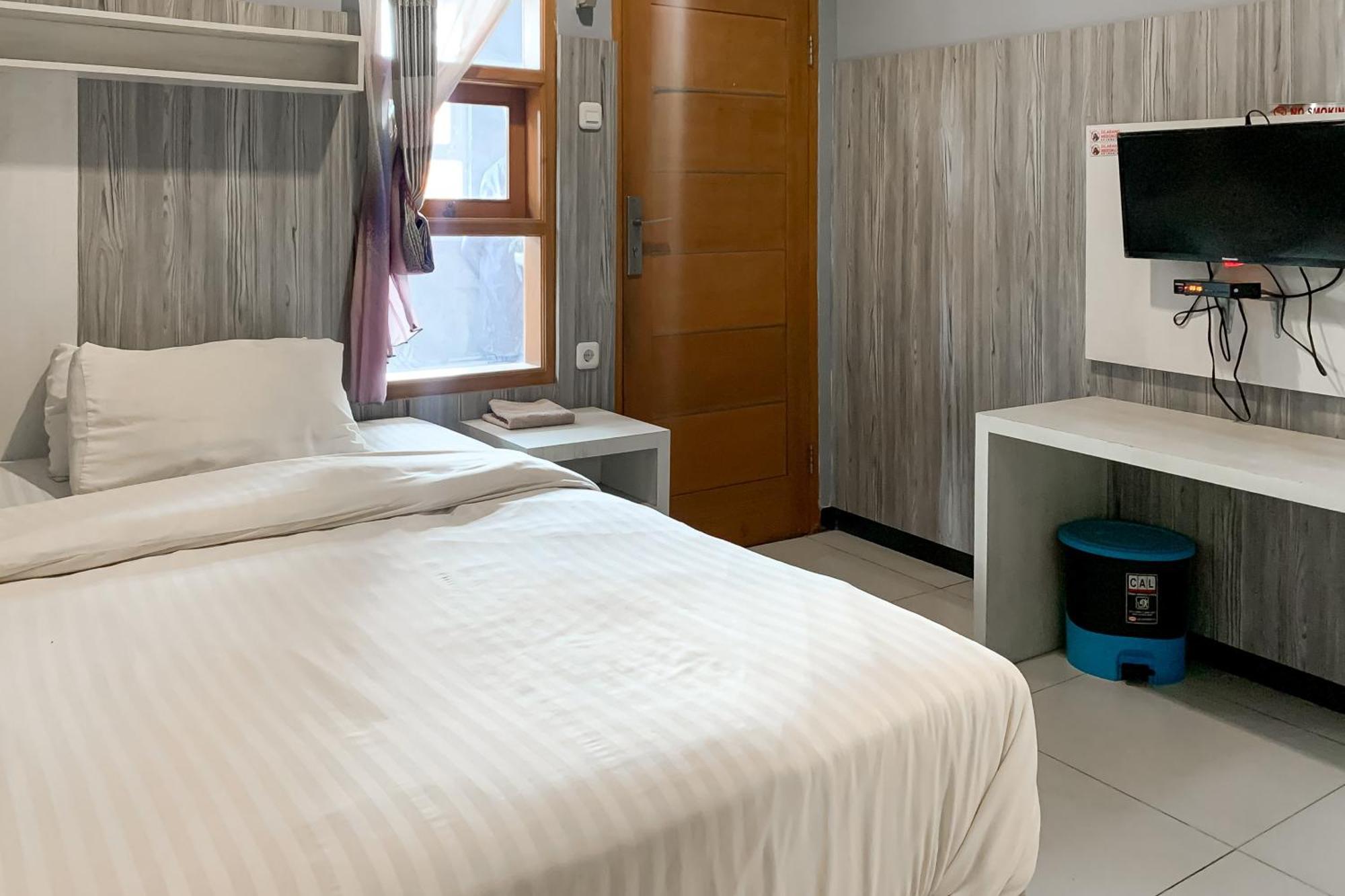 Karins Guesthouse Syariah Redpartner Bandung Exterior foto